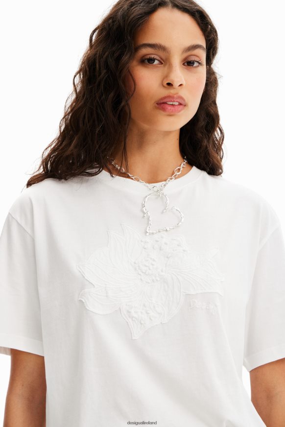 Desigual Women Flower patch T-shirt Clothing PFVZ0B142