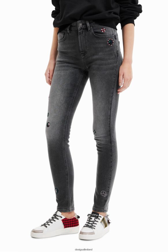 Desigual Women Embroidered skinny push-up jeans Clothing PFVZ0B551