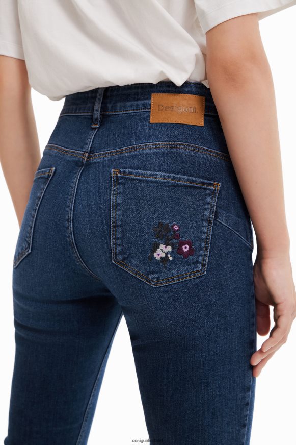 Desigual Women Skinny push-up jeans with embroidered flowers Clothing PFVZ0B564